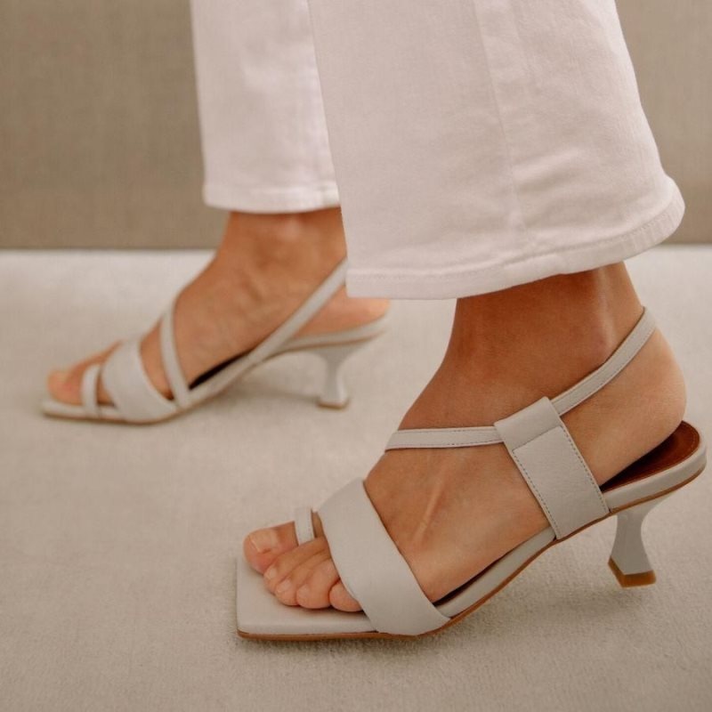 Alohas Asymmetric Straps Cuero Mules Ice | DPQLG8316