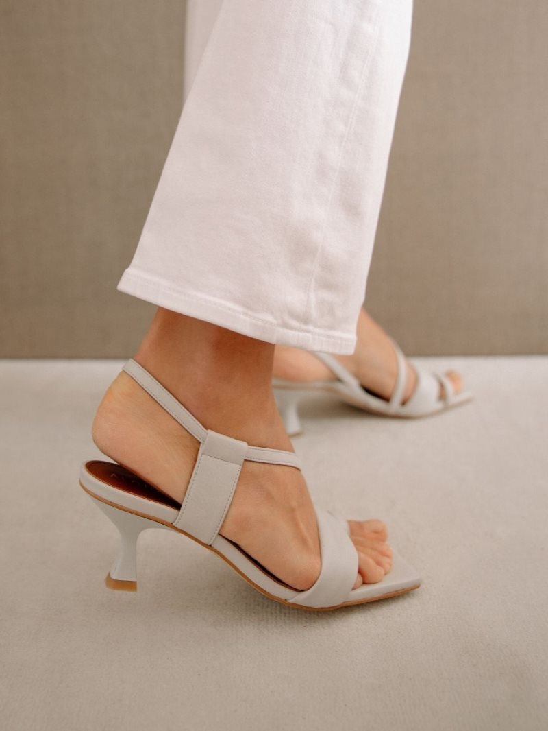 Alohas Asymmetric Straps Cuero Mules Ice | DPQLG8316