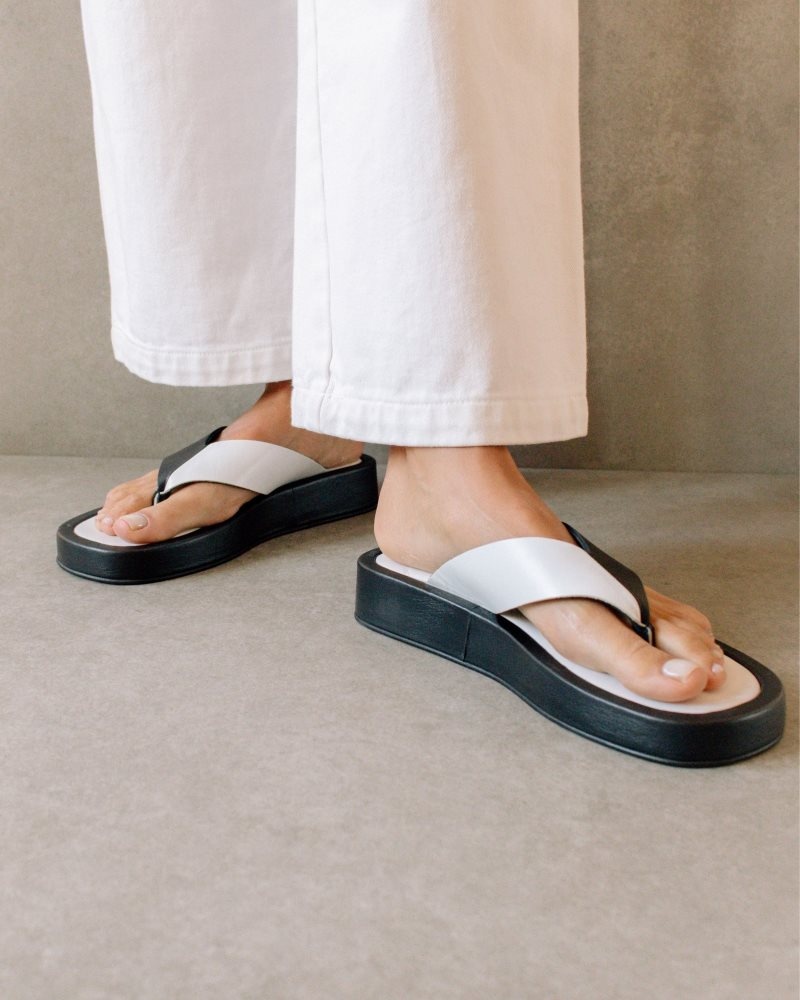 Alohas Overcast Cuero Sandals Negros Blancos | OGKEU4952