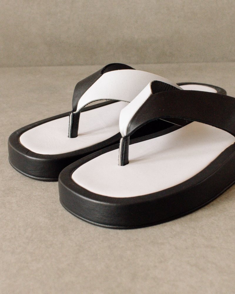 Alohas Overcast Cuero Sandals Negros Blancos | OGKEU4952