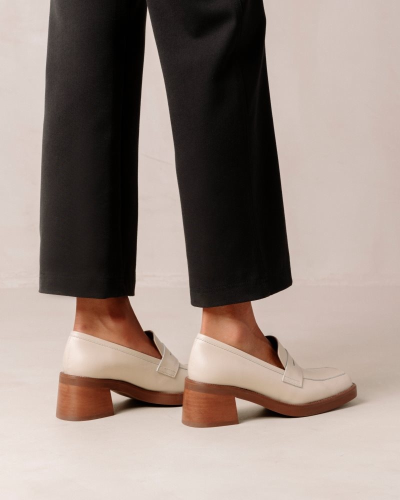 Alohas Roxanne Cuero Loafers Creme | EZCOK3248