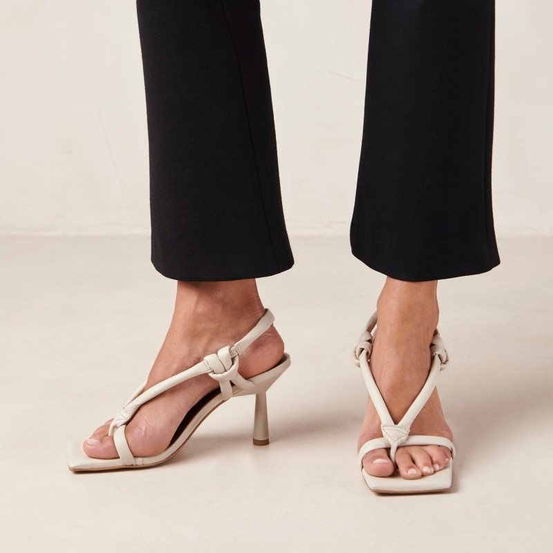 Alohas Sheila Cuero Sandals Creme | XUZKB1743