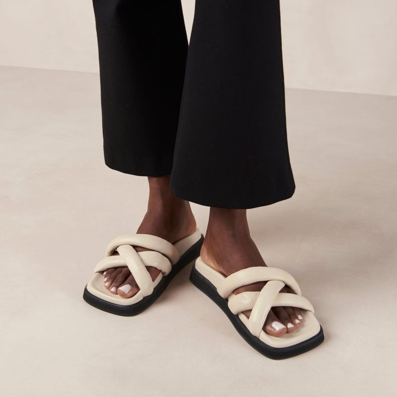 Alohas Slip On Cross Cuero Sandals Blancos | STFRV3849