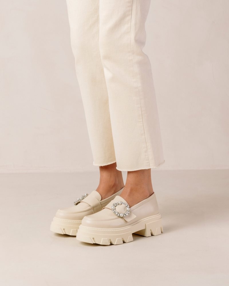 Alohas Trailblazer Crystal Cuero Loafers Creme | EJNLO8345