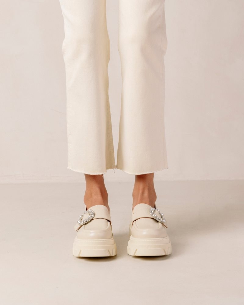 Alohas Trailblazer Crystal Cuero Loafers Creme | EJNLO8345