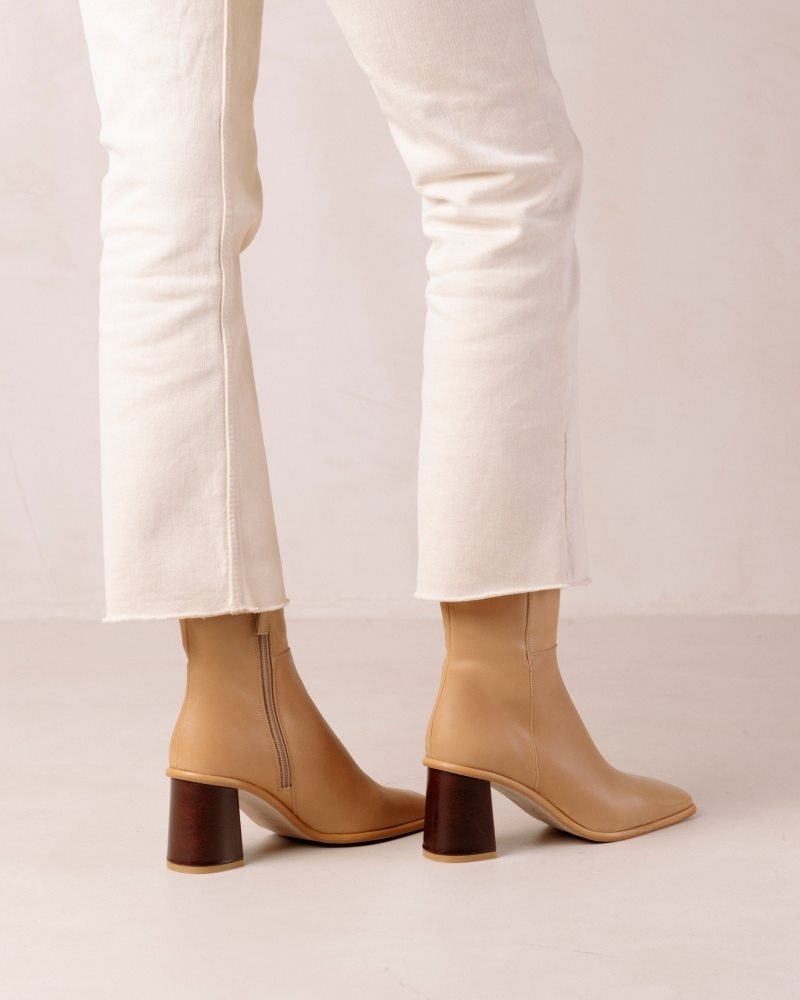 Alohas West Cuero Boots Beige | XNDIA9268