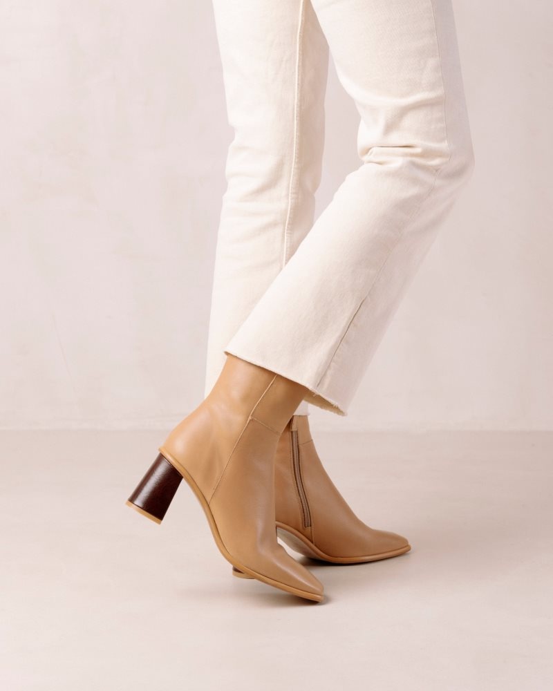 Alohas West Cuero Boots Beige | XNDIA9268