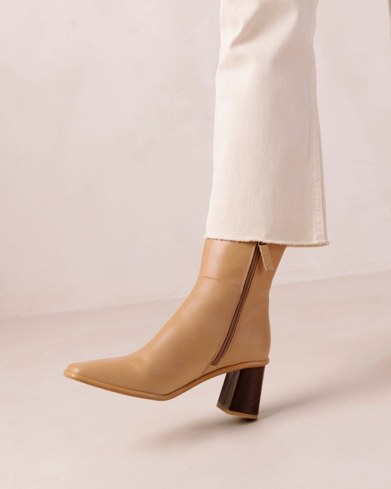 Alohas West Cuero Boots Beige | XNDIA9268